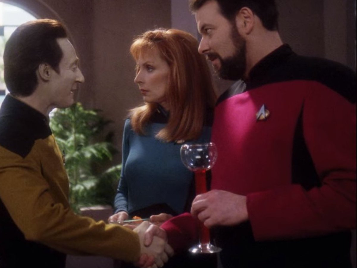 someone's job on Star Trek TNG was sourcing ridiculous little cups and they were incredible at it