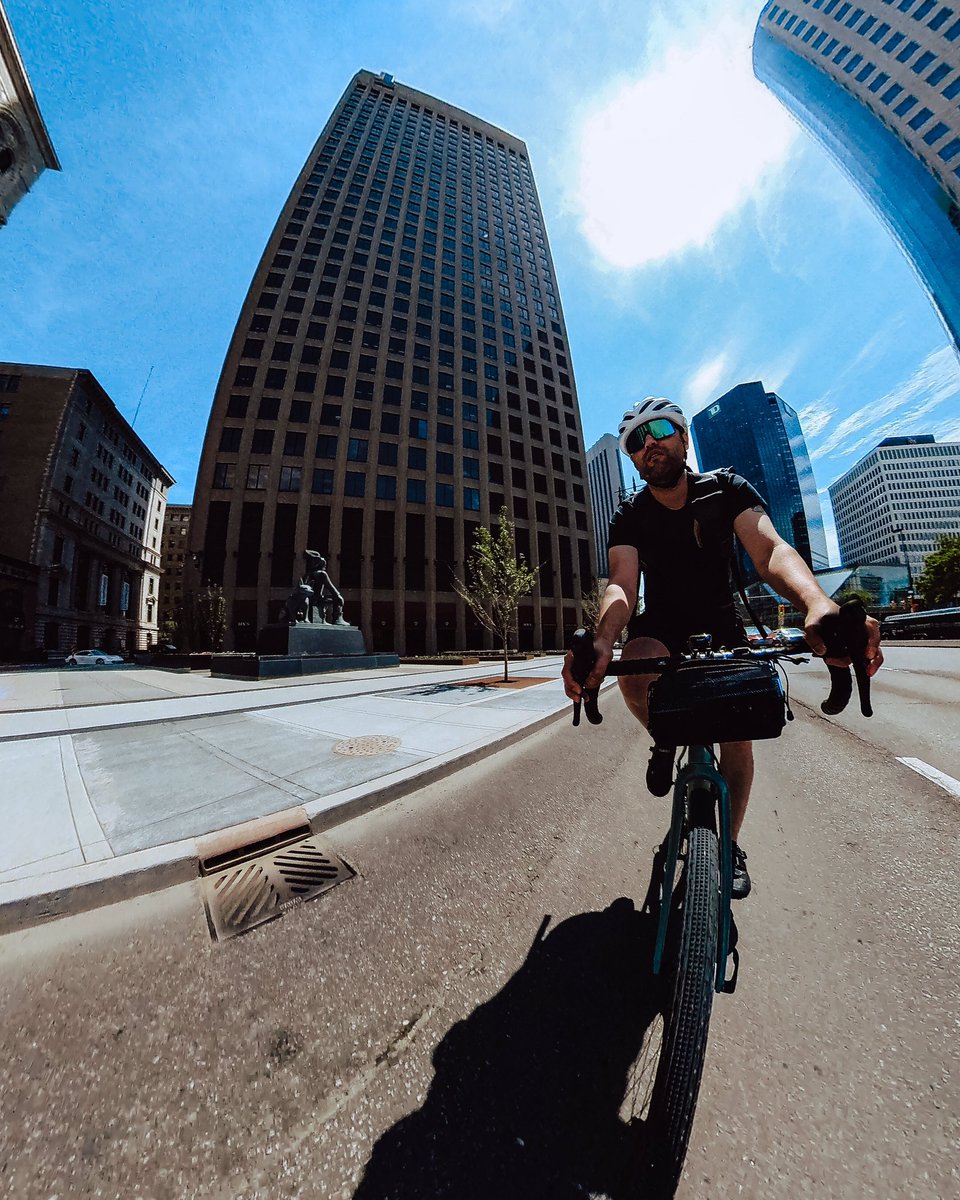 dustinwht's tweet photo. Those sunshine #BikeWeekWPG #vibes @BikeWinnipeg @BikesandBeyond @GiantCanada https://t.co/uIF56q58gH