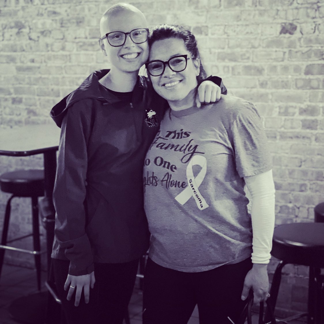 MichelleRSharp1's tweet photo. Screaming one treatment left!!!!!! 1!!!!!!!! Karlie Ann, you have done it!!!!!! Your strength, courage and positiveness has got you through this...all our love for you baby girl! Thank you to our family, friends and the support nationwide!!!!🙏🏼💛🙏🏼💛🙏🏼 https://t.co/Sa6JVh5sm3