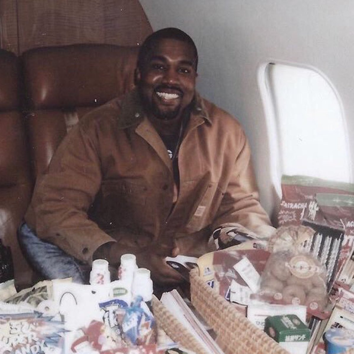 Kanye West turns 44 years old today, Happy Birthday 🎈
