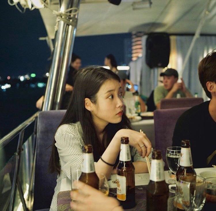jieun_thailand's tweet photo. ดาเมจ girlfriend material ของไอยูใครจะไปต้านไหวคะ 💔 https://t.co/rTy4MmMrCf