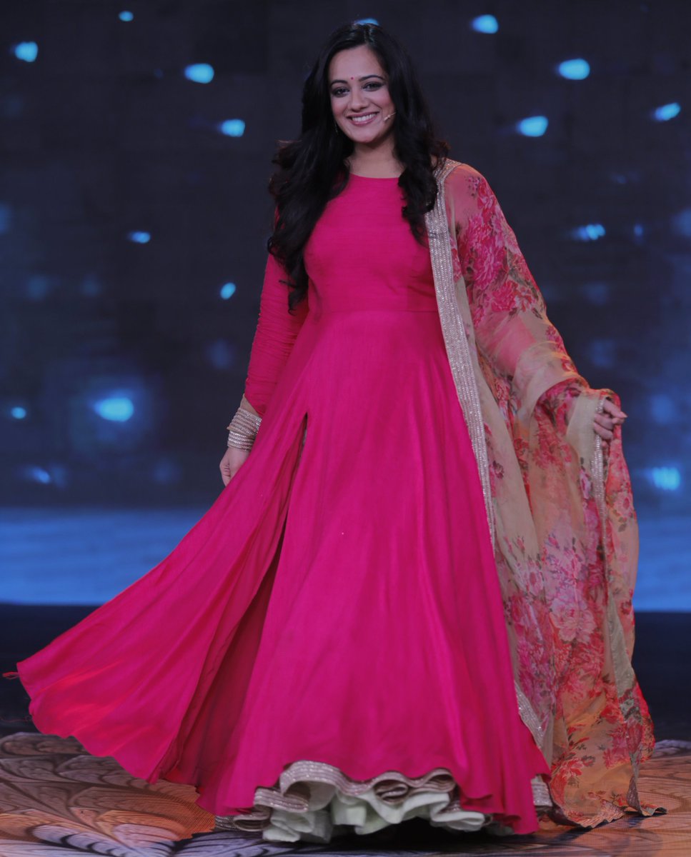 Think Pink 😉
या आठवड्यात #SNDNAashaUdyachi मध्ये.. सोम-बुध. रात्री 9.30 वा <a href="/ColorsMarathi/">Colors Marathi</a> वर 😊