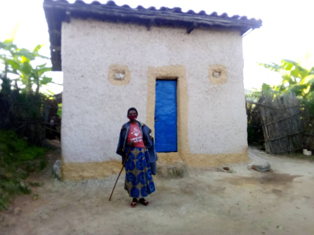 INDEMYAMIHIGOS1's tweet photo. Uyu numwe mu midugudu ya Mutimawurugu mu karere ka  Gisagara, umurenge wa Save, akagari ka Munazi, UMUDUGUDU WA ZIHARE!

N'IGIKORWA NTANGARUGERO AHO, INDI MIDUGUDU IKWIYE KWIGIRAHO! 

Kugeza ubu huzuye, Ibiro by'umudugudu, Agaseke k'umudugudu, amazu hafi yayose arakurungiye, ... https://t.co/IFRw9a5PWK