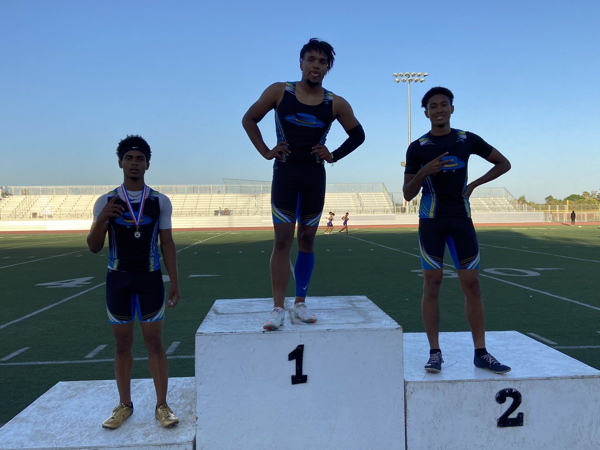 Your Varsity Boys CCC 200m Champions with another sweep 1, 2, 3! Champion Divine Peters, 2nd Maurice McGauley, 3rd Naseem Hassaan! <a href="/ecgauchos/">El Capitan HS 🤠</a> <a href="/GauchoNetwork/">Gaucho Network</a> <a href="/ElCapAthletics/">ECHS Athletics</a>