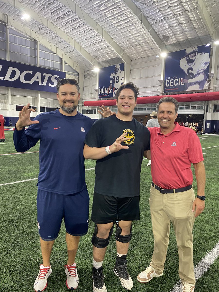 LuisCord2024's tweet photo. God is great! I’m beyond blessed to have received my first offer to the university of Arizona. Thank you @brennanpcarroll, @CoachJeddFisch, and @LukeMcNitt! @CoachEricRogers @SOAZFootball @bangulo @JUSTCHILLY @JavierJMorales @SCLancerNation @ArizonaFBall https://t.co/g4Z9gLqBI1