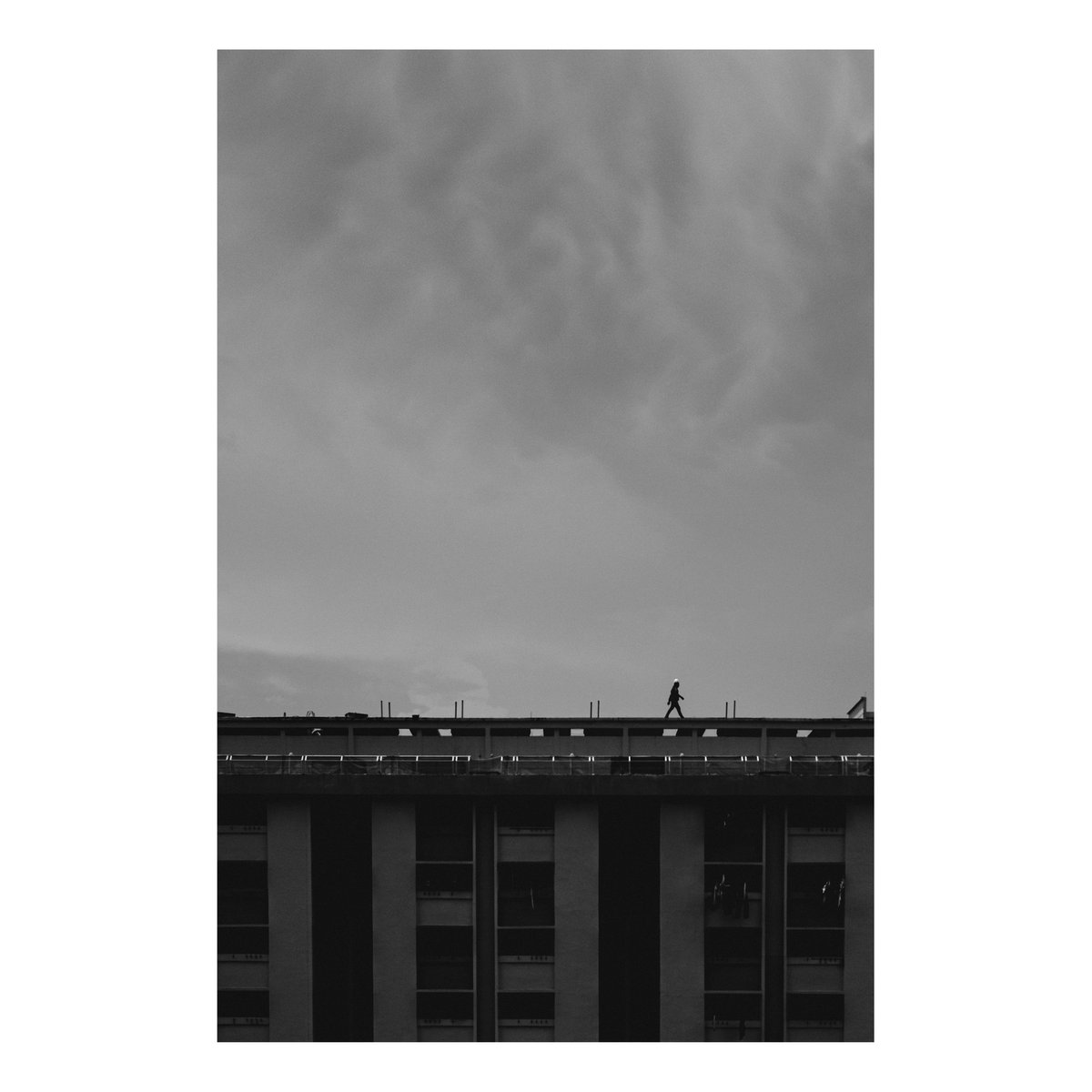 Intothefocuszon's tweet photo. The right purpose gets you to the top.
#streetphotography #blackandwhitephotography #fujifilmsg #fujifilm_xseries #fujifilm #x100v https://t.co/4WpdV2fN1L