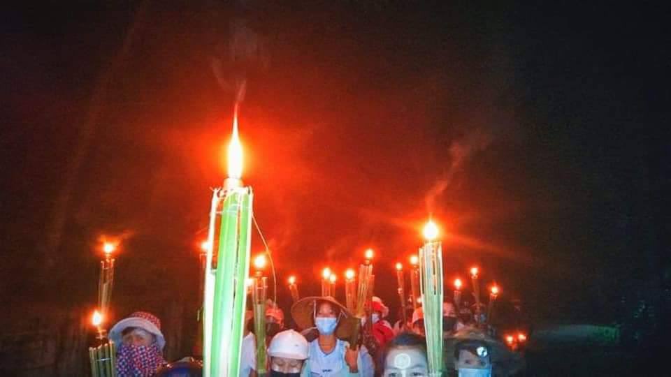 asssssss_h's tweet photo. Dawn Strike by people of Thayet Nha Khwa village, Thayet Chaung Tsp in defiance of military dictatorship. #June8Coup  #WhatsHappeningInMyanmar https://t.co/H8tnqBmHgd
