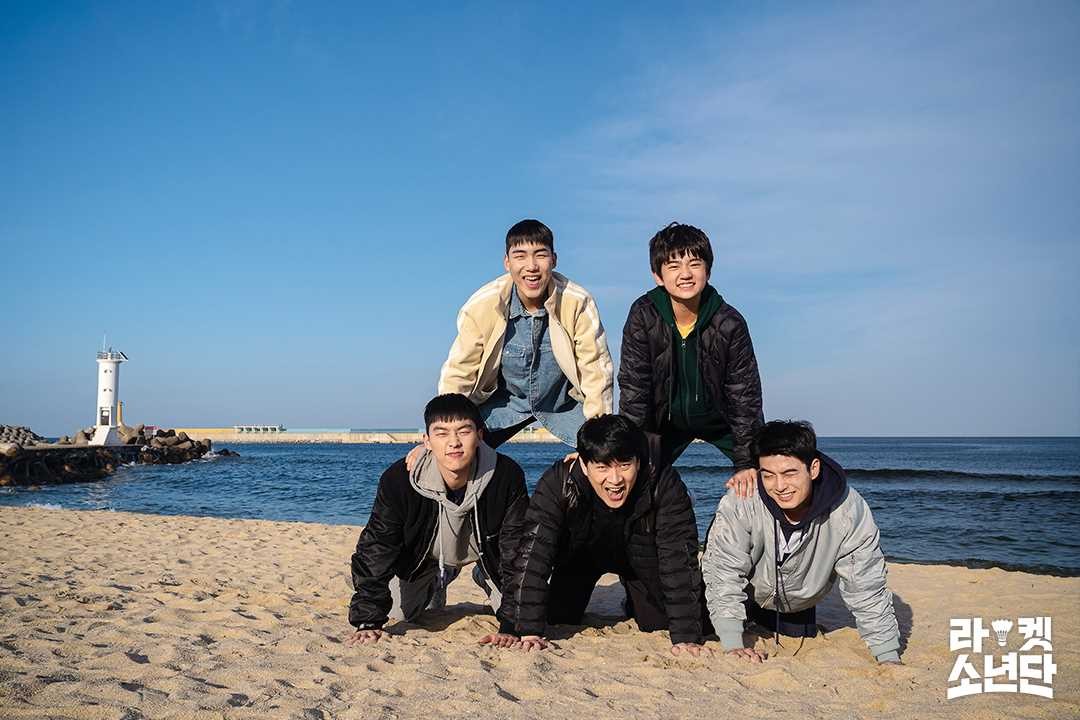 근데 그거 알아? 툴툴거리더니 울 해강이가 제~일 신나 보이네 ^0^ SBS 새 월화 드라마 <라켓 소년단> ☞ 매주 [월/화] 밤 10시 방송🏸 #SBS새드라마...