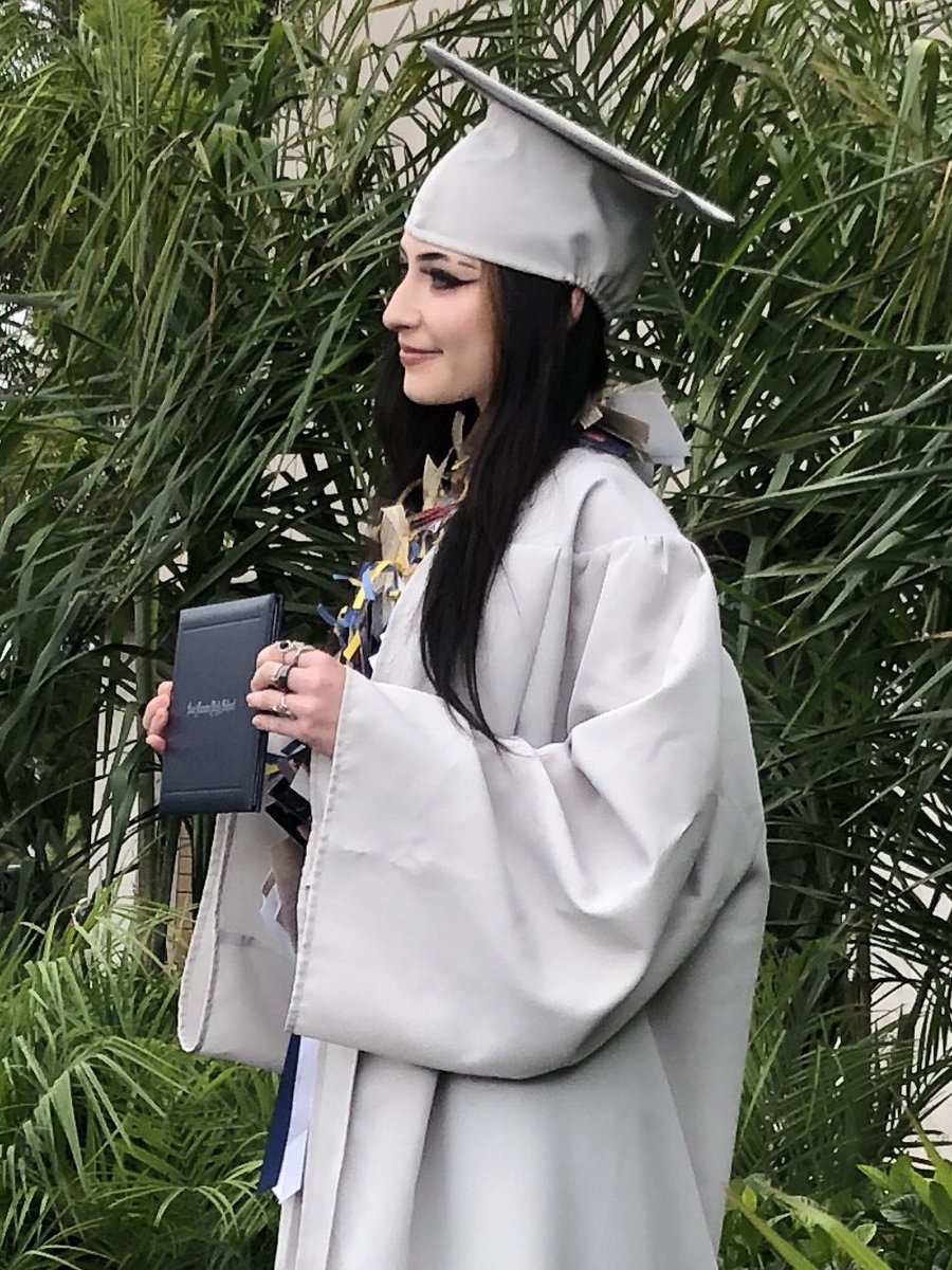 Congrats to SMHS’s
Class of 2021! Part of the senior class graduated today during a drive-thru ceremony. The rest of the senior class will celebrate on 6/9 during SMHS’s in-person ceremony. Wednesday’s ceremony will be live-streamed. Visit SMHS’s website for details. GO KNIGHTS!