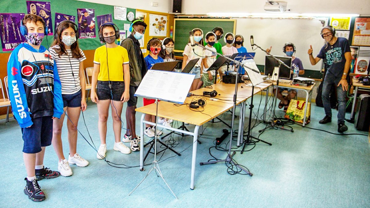 Escola Les Fonts tweet media