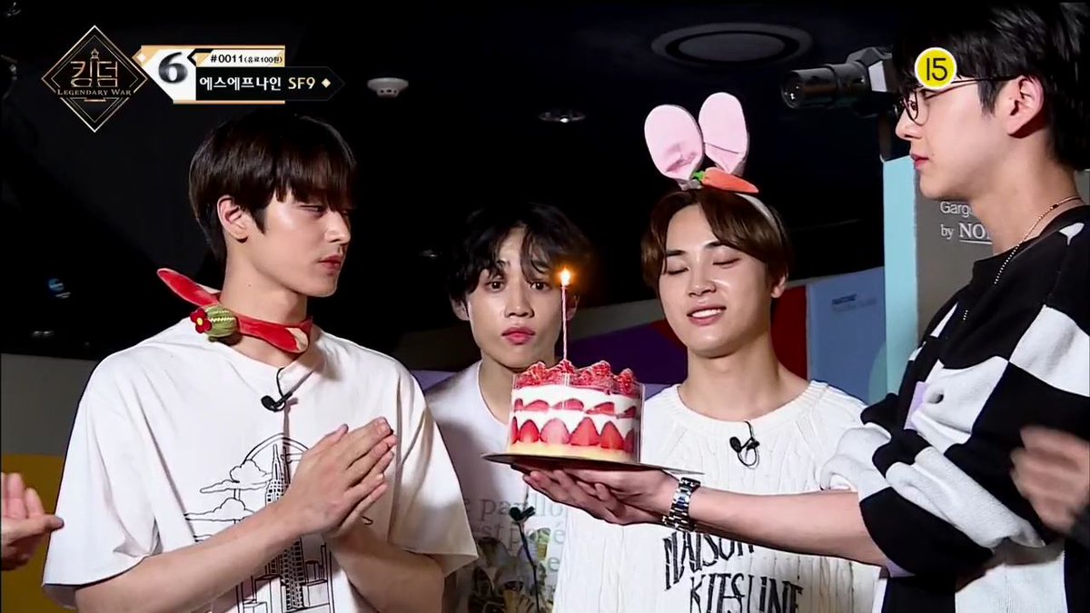 Mobler_Wear's tweet photo. #킹덤 #레전더리워 프로그램 '#더보이즈 #주연' 님께서 '모블러x권트윈스 클라우드 반팔 [오프화이트]' 상품 착용해주셨습니다 ♥

상품 정보: https://t.co/40P7xUL7bP

#모블러웨어 #mobler #권트윈스 #모블러x권트윈스 #THEBOYZ #주연 #티셔츠 #반팔티 #반팔티셔츠 #오버핏 #오버핏티셔츠 https://t.co/3TxIPZrZ9W