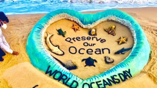 htTweets's tweet photo. #WorldOceansDay2021 | Odisha sand artist’s stunning sculpture wows netizens

https://t.co/KGK7dR2zz9 https://t.co/KTLq1A5IlA
