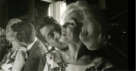 ClassicMovieHub's tweet photo. Author Gary Vitacco-Robles takes a look at Marilyn's Final Film Performance - Something’s Got To Give - also with 'birthday boy' Dean Martin as Nick Arden #BehindTheIcon #MyFavoriteWife #MoveOverDarling
https://t.co/EAMGWHXVSI https://t.co/sOfNtCx7Iw