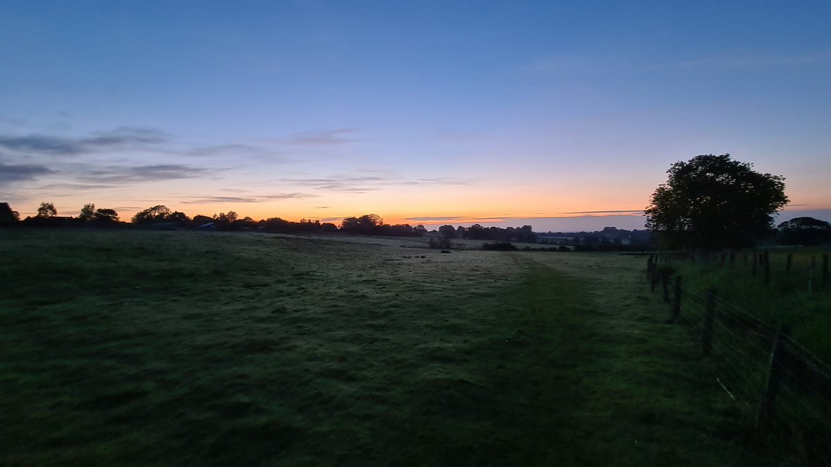After a much long than anticipated shift &amp; after meeting a number of <a href="/WYP_Specials/">WY Police Specials</a> colleagues at a range of incidents across the Force area, one of the team was lucky enough to be treated to this summer sunrise #bespecial