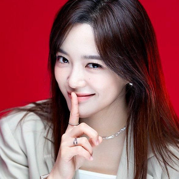 Q.배우 김세정이 생각하는 김세정은 어떤 사람이에요?

사람 냄새 나는 사람. 
저는 제 나이대처럼 산다고 생각하거든요.
그래서 그 나이에 맞는 실수들도 하고, 연예인이 아니라
그냥 김세정이라는 한 사람으로 느끼게끔 말하려고 해요.

_210608 씨어터플러스

#김세정 #SEJEONG #세정어록