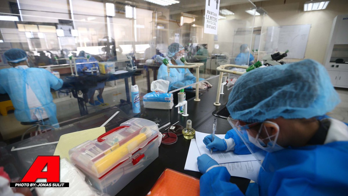 AbanteNews's tweet image. Nag-umpisa nang mag-face to face class ang nasa 48 MedTech students ng National University sa Sampaloc, Maynila ngayong araw kung saan kailangan gumamit ng laboratory at equipment.

#FaceToFaceClass
#TunayNaTabloidista
#AbanteNews