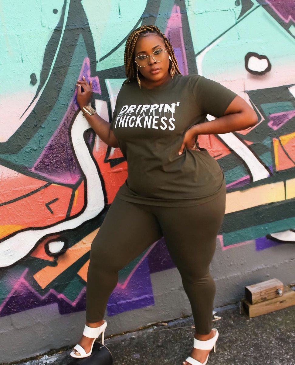 Plus_Fabulosity's tweet photo. #PlusWithAnExtra | Color your world. Also, it's the quote on the tee for us. π₯°
πΈ Figure8Curve (IG)
#PlusFabulosity #SafeAtPlusFabulosity #ChangingTheNarrative https://t.co/7CENk4Zyfm