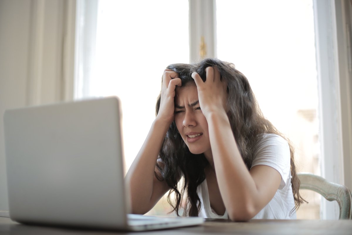 [BLOG #RH] Le #teletravail se pérennise et génère un sentiment d’isolement, parfois conjugué à une forme de #pression. Alors, quel dispositif de #prevention du #harcelementmoral mettre en place, et comment ?

Notre article ⏩ bit.ly/3imlKWI