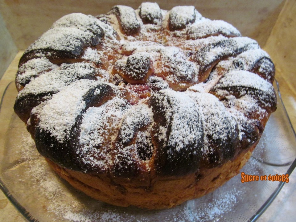 SucreEtEpices's tweet photo. Brioche aux griottes en forme de fleur (Cozonac) - https://t.co/QyvwpOdPi7 - #brioche - #griottes - #Food - #Foodies - #foodblogger - #yummy - #miam - #homemade - #recipe - #recipeblog - #recipes - #cuisine - #gourmet - #recette - #recettes - #easyrecipes - @miremirc - #Cherry https://t.co/rJtFVyi7hH