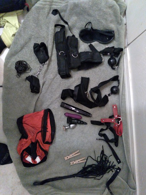 I love to play with all my toys https://t.co/6cOJ4WAxMO