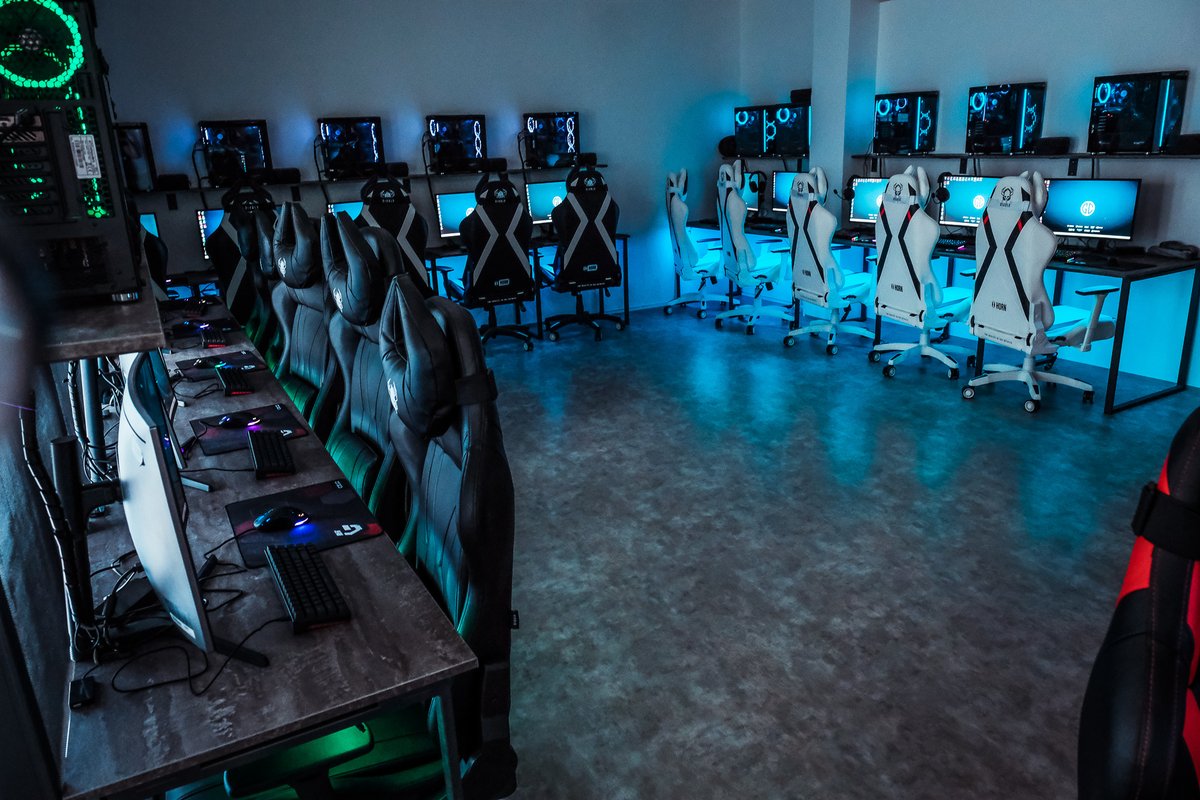 Ode dneška je plně v provozu naše Gaming aréna.🥳 Zahrát si můžete na 20 PC X Diablo a 144 hz monitorech Samsung a herním příslušenství od czc.cz🤩Pohodlí při hraní pak zajistí herní židle Diablo Chairs😍

🕰Otevřeno máme od 10:00 do 22:00
📞Rezervace 775 265 717