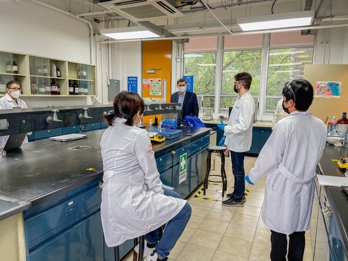 ivanrivasrdz's tweet photo. La @udem y el @TecdeMonterrey son un gran ejemplo de cómo regresar a la nueva normalidad escolar de manera híbrida, gradual y voluntaria; con horarios separados y capacidades controladas.

Los felicito por hacer de sus campus un lugar seguro para comenzar de nuevo. https://t.co/Tn6jCgAfb0