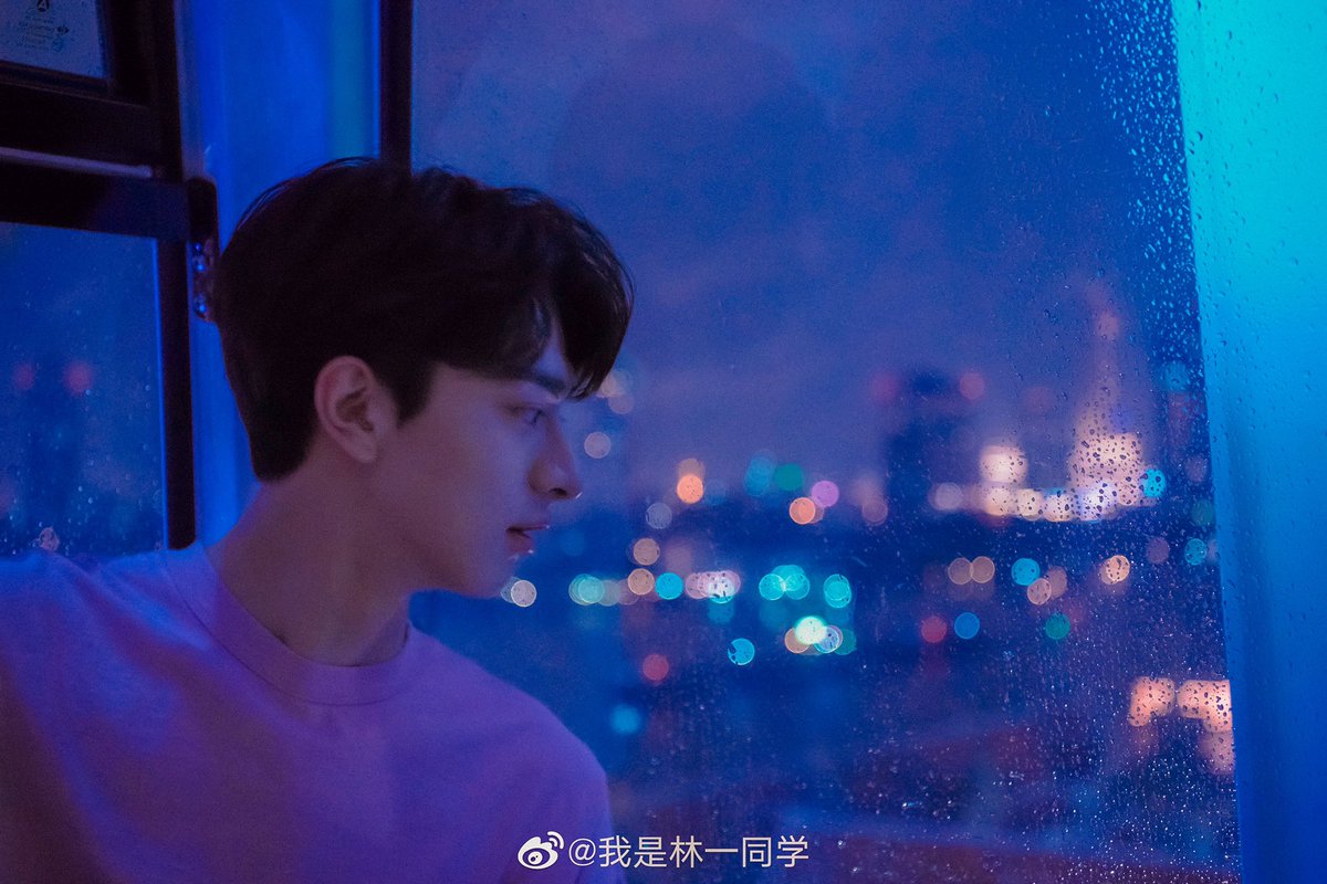 LINYILOVER_TH's tweet photo. ในวันที่ฝนพรำ ผมอยู่บนชิงช้าสวรร��์ 🎡
เฝ้ามองดูคุณจากตรงนี้

มันคือแคปชั่นมโนของแอดเอง
ให้เข้ากับบรรยากาศ 🌧☔️
เมื่อครั้งที่หลินอีมาไทยและไปเที่ยว #Asiatique 

#LinYiEdit
#หลินอี #林一 #LinYi #린이
#LinYiLover_TH #บ้านคนรักหลินอี https://t.co/ecCUb7ghSY