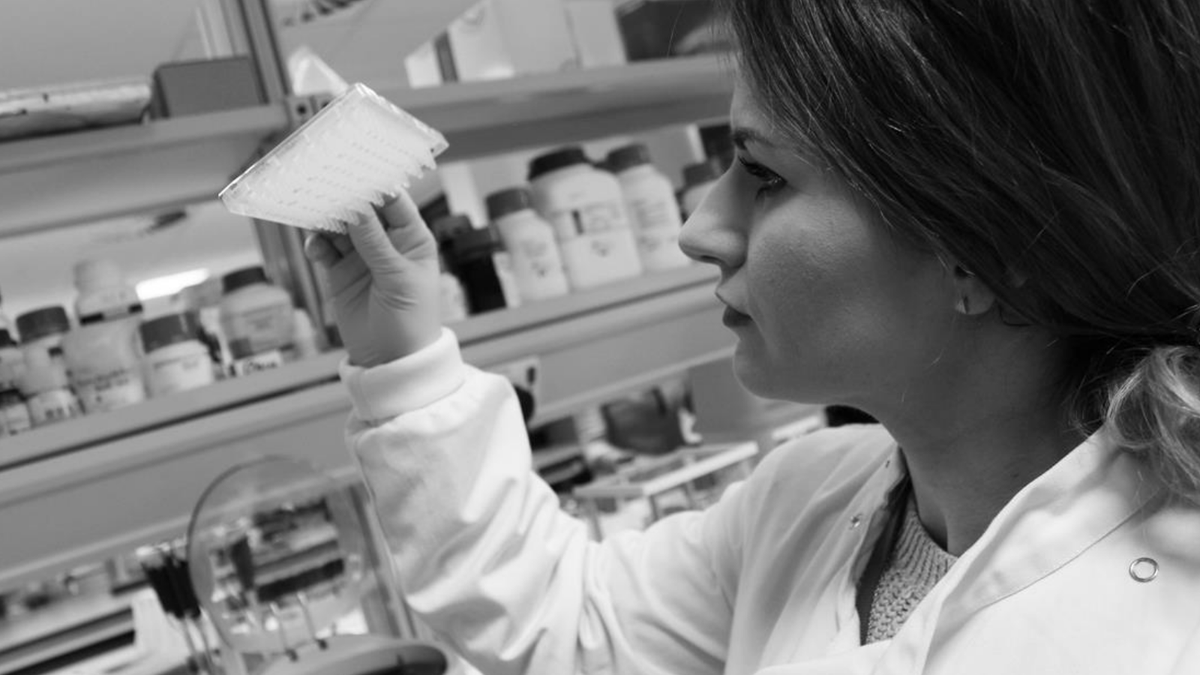 neurosciencecu's tweet photo. Congratulations to Dr. Laura Westcott who's received a research grant from the @The_MRC for her work on how the immune system influences the development of anxiety in the teenage years.
π° Find out more: https://t.co/Np3tMn1rlK
#NMHRI #MentalHealth https://t.co/Frz66EOH3I
