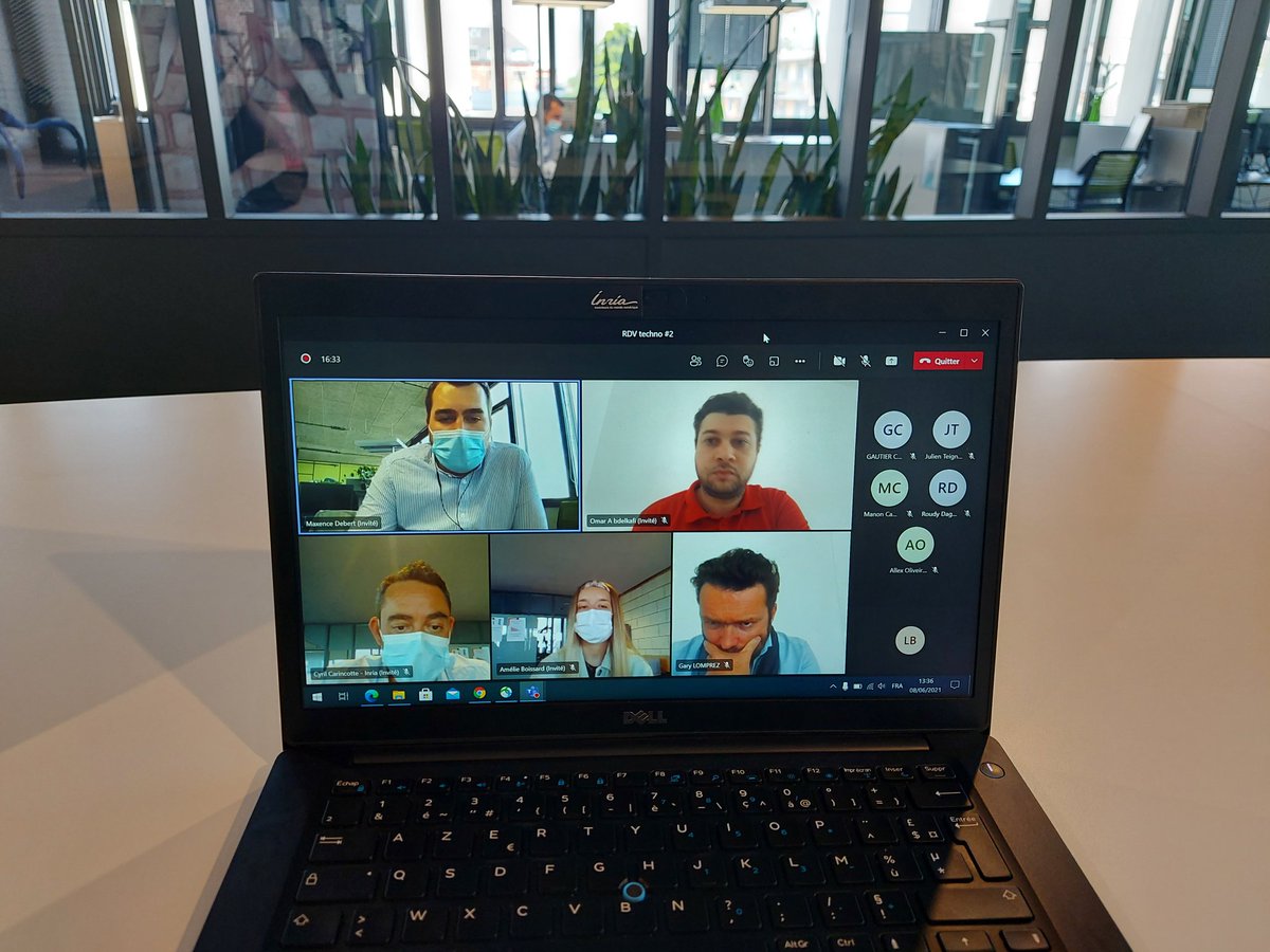 LaurieBarbarin's tweet photo. [ #RDVtechno2 #hackatech ]

C'est parti pour le 2nd #RDVtechno du hackAtech @Inria_Lille ! 😃

Les participants découvrent l'#optimisation 📈

Avec Omar Abdelkafi, maitre de conférence @univ_lille chercheur @Inria dans l'équipe Bonus, et porteur de projet de #startup deeptech !🤘 https://t.co/LpPWWFzIBl