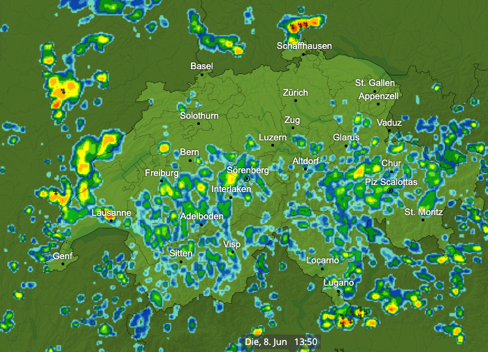 MeteoNewsAG's tweet photo. Aktuell sieht das #Radarbild wie ein Flickenteppich aus, es bilden sich zunehmend #Regengüsse und auch #Gewitter. Lokal kann es ordentlich schütten! Morgen ist es noch einmal ähnlich, dann aber ist die Talsohle durchschritten, es wird sommerlicher => https://t.co/HCOXWf0ukd (km) https://t.co/J8LLjHQGui