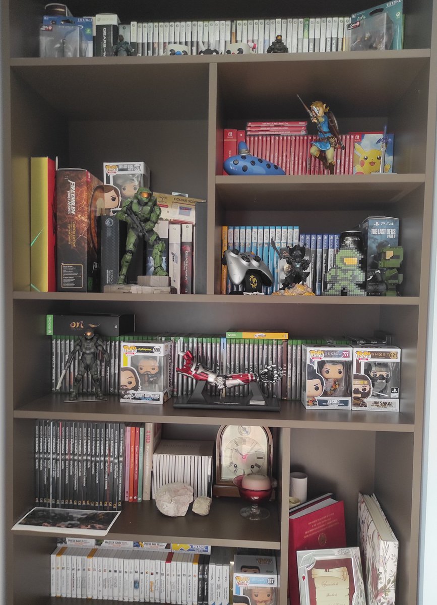 Tualpo's tweet photo. A side of my collection 🥰 #Xbox #PlayStation #nintendo #NintendoSwitch #XboxSeriesX #PlayStation5  #noconsolwar #gaming https://t.co/8t9gy1M5Nf
