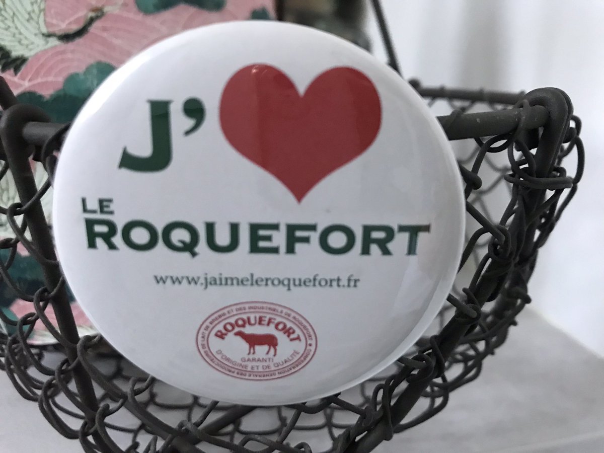 NathalieLop's tweet photo. Soutien au fromage emblématique de l’Aveyron. Nutri-score n’est pas adapté aux spécificités de fromages d’exception appartenant au patrimoine français @Societe150ans @RecettePapillon #roquefort-sur-soulzon https://t.co/mRXYtDT8P0