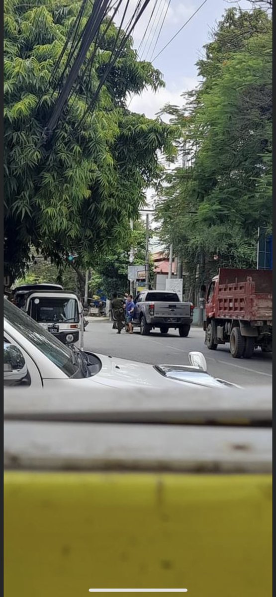 Snow_Frozenn's tweet photo. How pitiful our civilians are 😭! Terrorists military group let stop, get peoples out and investigate every vehicles at 86x12 street in #Mandalay today. #June8Coup @YourAnonCentral @poppymcp @SAdamsR2P @KenRoth @USAmbUN @TostevinM @RapporteurUn #WhatsHappeningInMyanmar https://t.co/NueUVJlGDq