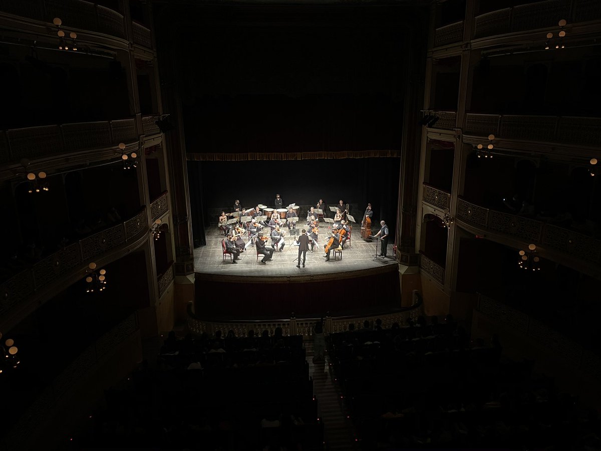 SantJosepReus's tweet image. Una representació del claustre docent gaudint al #TeatreFortuny del concert de #CamerataXXI dins el projecte pedagògic #CapInfantSenseFortuny.
El curs vinent els alumnes de #6èPrimària podran viure aquesta fantàstica experiència amb Prokofiev