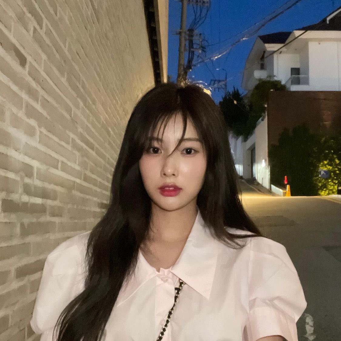 ยอมเทสการถ่ายรูปจริงๆอะ สวยด้วยส่วนนึง รู้แสง รู้มุมสวยตัวเองยิ่งสวยไปใหญ่ไปโต เก้าฐา มาเองอะ