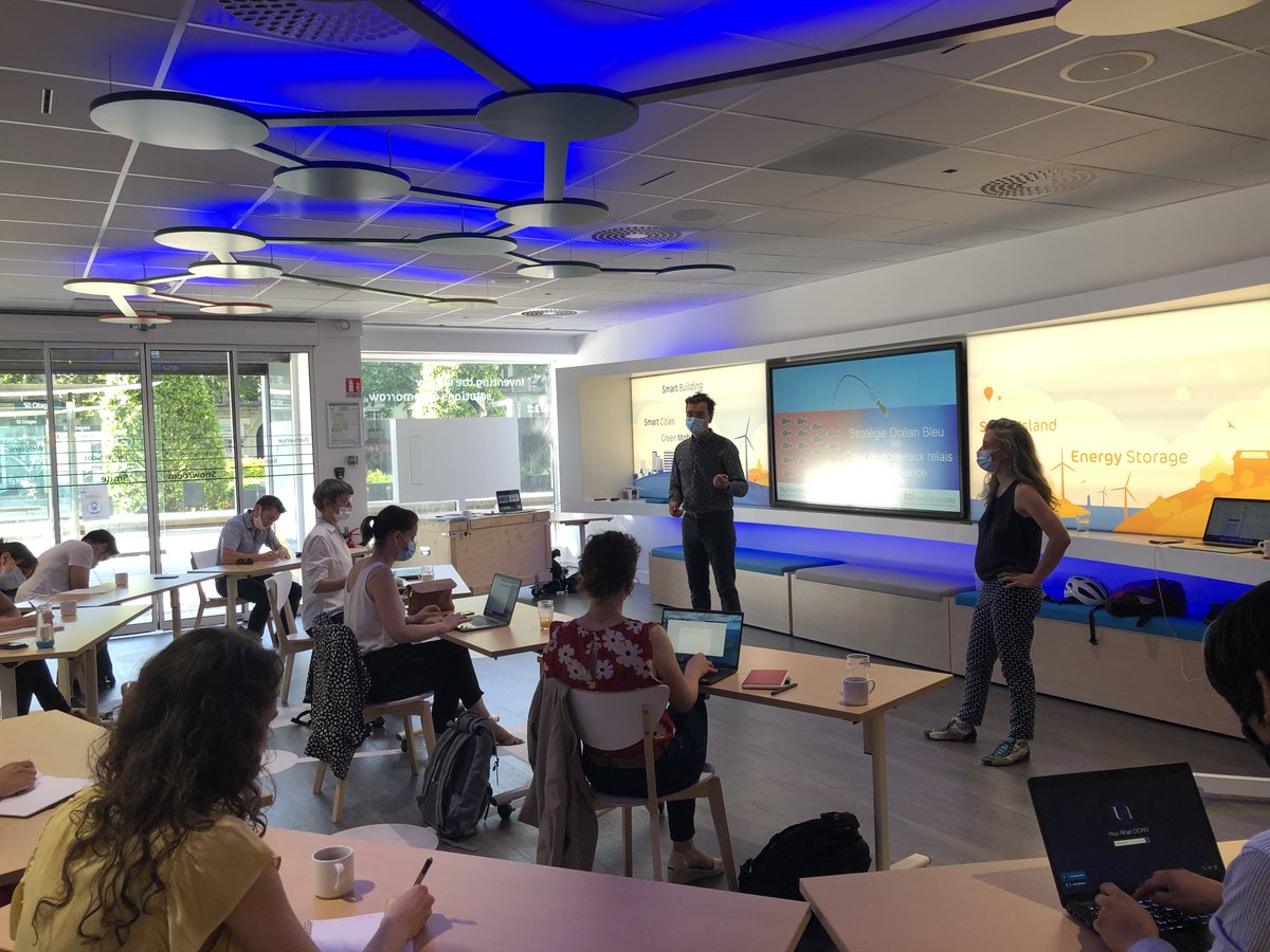 rdipdl's tweet photo. [#AnimationRDI] C'est parti pour 2 journées de formation au sein du Showroom @SmileSmartGrids à Nantes ! La stratégie #OcéanBleu dispensée par @bluemkg n'aura bientôt plus de secrets pour les acteurs du RDI ! https://t.co/wi2i3IrXLz