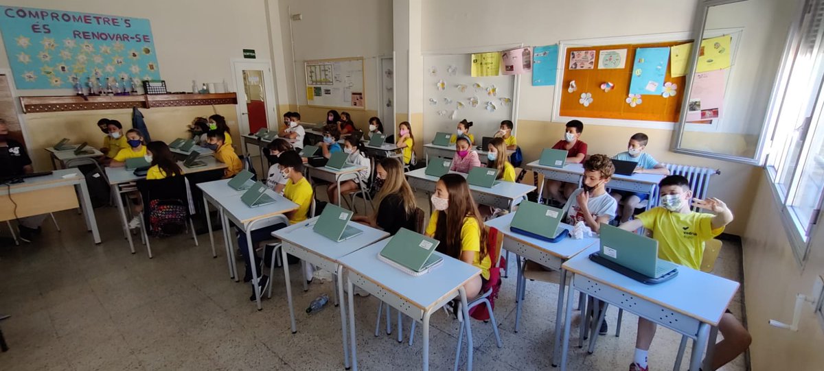 VedrunaRipoll's tweet photo. Estem a punt de començar #ScratchChallengeAdventure de #mSchoolsStudentAwards ! https://t.co/KHZf5gzYv1