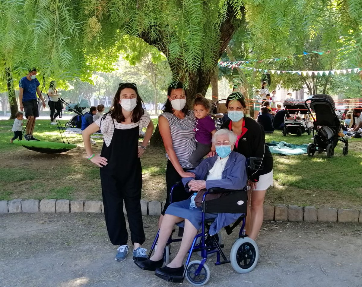 Tecletes's tweet photo. La setmana passada ens va visitar a la Parcquinta algú MOLT ESPECIAL per a nosaltres: la Cinta!! 🥰

La Cinta és una de les àvies que forma part del #ProjecteHoritzons de #Tecletes.

+ info: https://t.co/s48SAy0yJs https://t.co/IqD7RcUgE5