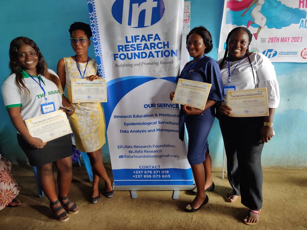 kinge_l's tweet photo. Lifafa research foundation and partners carried out a successful 2 phase project in a secondary school and then later to meet women and leaders of the mile 14 community in Buea on education on mentruation, menstrual hygiene and awareness. 
#redefining and promoting research https://t.co/b9zfjW3QgA