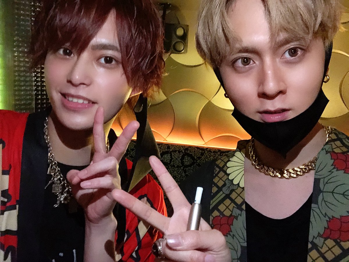 nard3da4's tweet photo. 寿支配人と！！！
#エアグルHEROES2021 https://t.co/bmXdbzJ1Cc