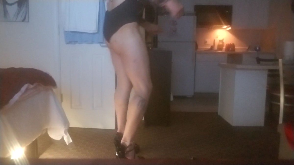 QueenDev22's tweet image. I'm online @MyFreeCams! #Queendev22 #dev  on n awesome come n see #onmfc MFC.im/QueenDev 💚