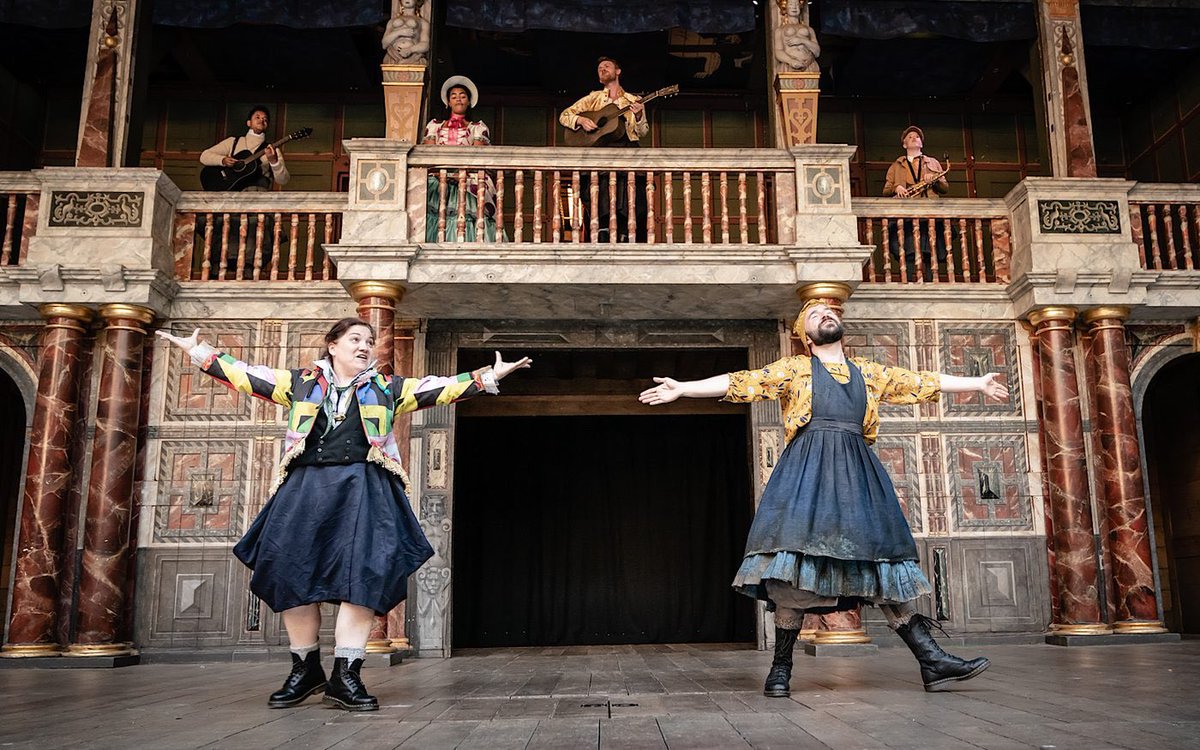TomChapman_'s tweet image. Looking back, I met @BeckyParis_ for this job on 6th November 2019. A fair amount has happened since then. Now I can’t quite believe it, but tonight, 580 days later, we open the first of our three plays at @The_Globe. ✨

And honestly WHAT a gang. ♥️