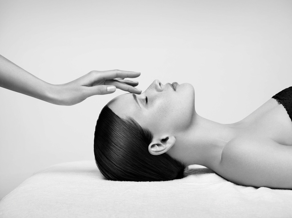 CompagnieSpas's tweet photo. NOUVEAU // Pour cette nouvelle saison 2021, La Compagnie des Spas s'associe avec la marque cosmétique Sothys pour vous prodiguer les meilleurs soins et rituels.
La Sothys Academy™ a déjà formé plus de 40 praticiennes
qui délivreront ainsi tout l’expertise Sothys dans les spa… https://t.co/yzfISBpQFn