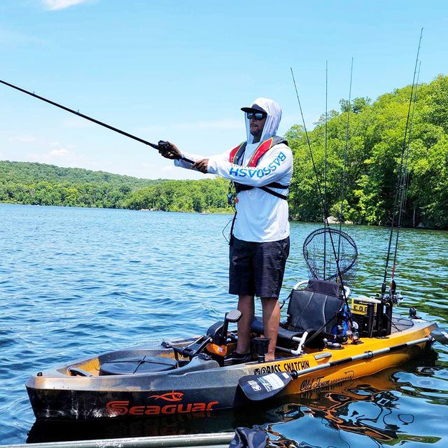 Bassdash fishing hoodie keeps your skin healthy. 😎

📸@bass_snatchin

View more on Amazon: bitly.ws/e3FV
On Bassdash website: bitly.ws/dCGw

#bassdashfishing #fishing #fishinghoodie #bassfishing #sunprotectionapparel #fishinggift #UPF50hoodie