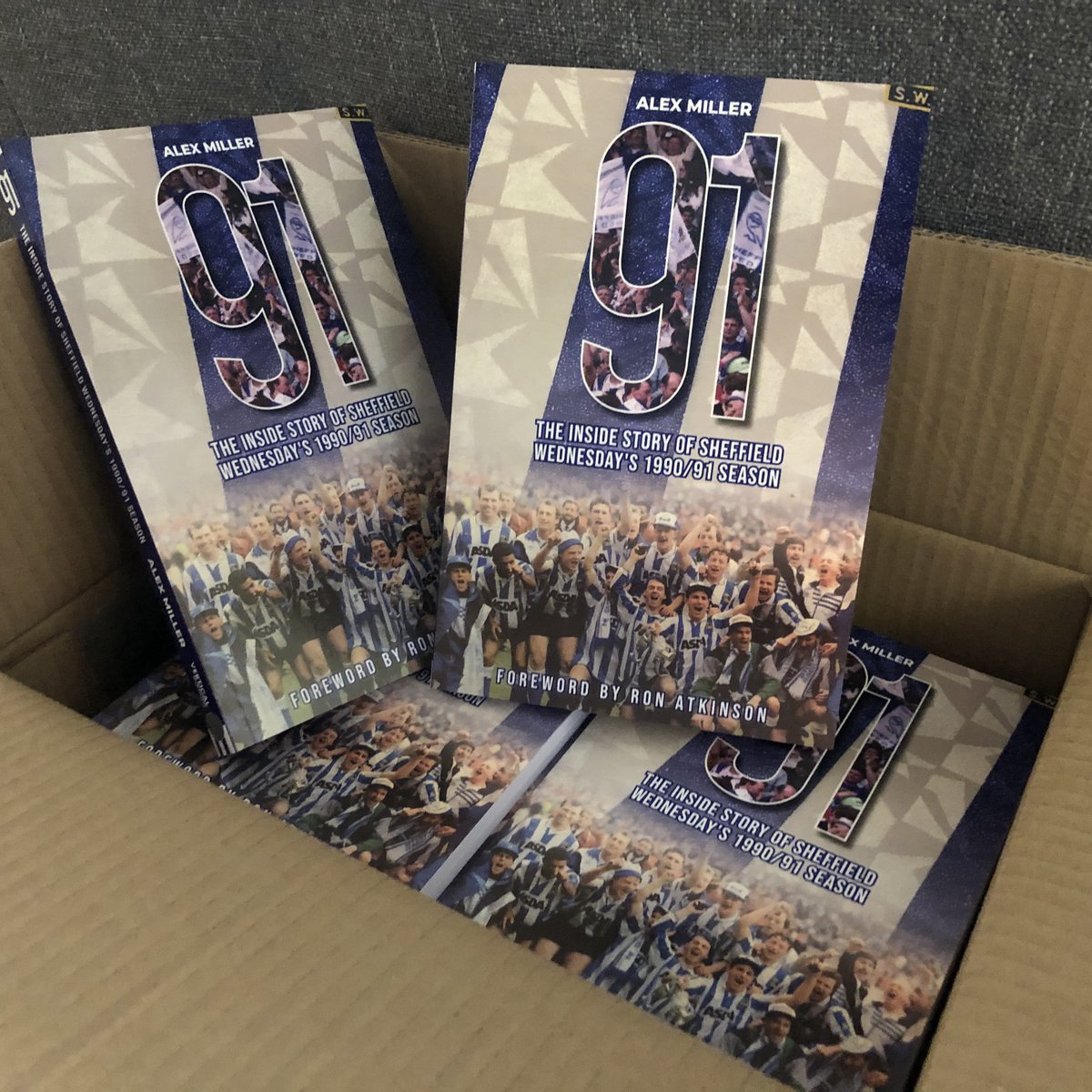 🚨GIVEAWAY TIME🚨

Reyt then, who wants a signed copy of one of these bad boys?

Simply RT and FOLLOW this account to be thrown in with a chance. I'll draw a winner on Friday.

Guaranteed copies available in time for Father's Day via my DMs or verticaleditions.com/shop/-p2682819…

#SWFC🦉