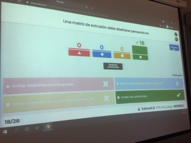 URTecFab's tweet photo. Cuando en un Kahoot te llevas una de cal 😱y una de arena😃 https://t.co/GWa79yE8sn