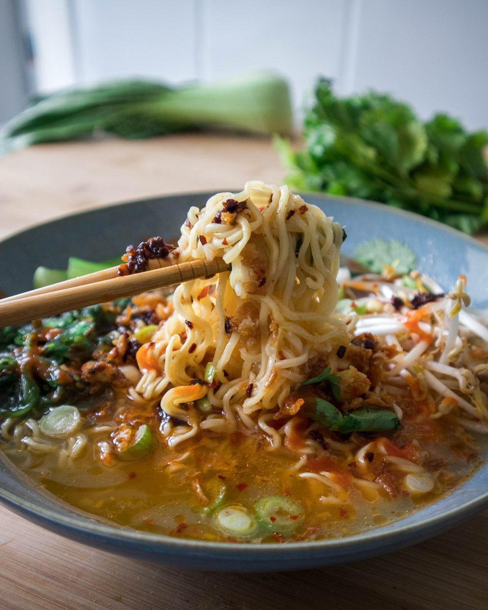 eatingveganwme's tweet image. Vegan ramen 🍜
