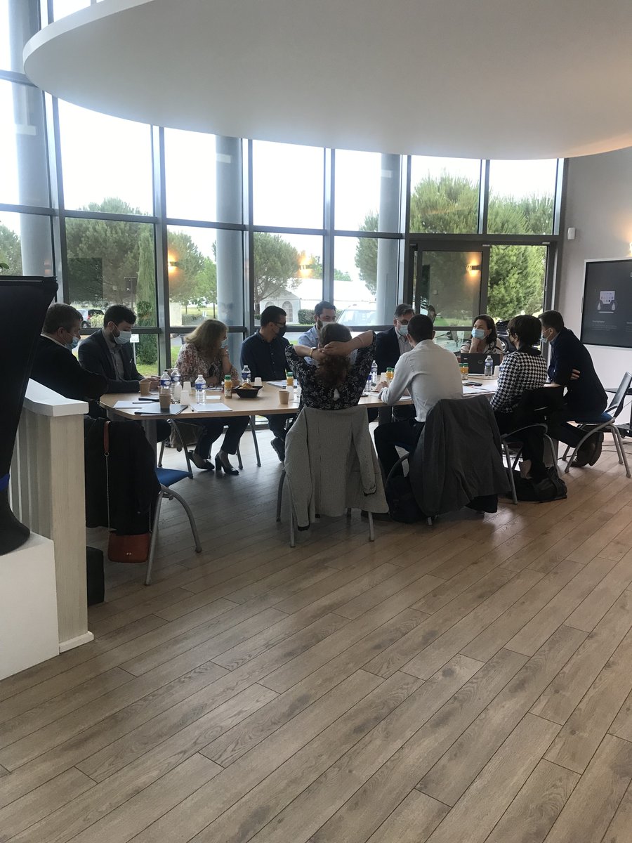 medefperigord's tweet photo. [#ClubDRH by @medef 24]
Echanges sur l'actualité sociale en Périgord &amp; sur nos projets collectif #Emploi.
Ce club nourrit l'ambition de resserrer les #liens et d’encourager l’ #entraide entre DRH périgourdins.
#Merci #confiance #qualité #échanges #pragmatiques &amp; #constructifs https://t.co/19mb413CS7