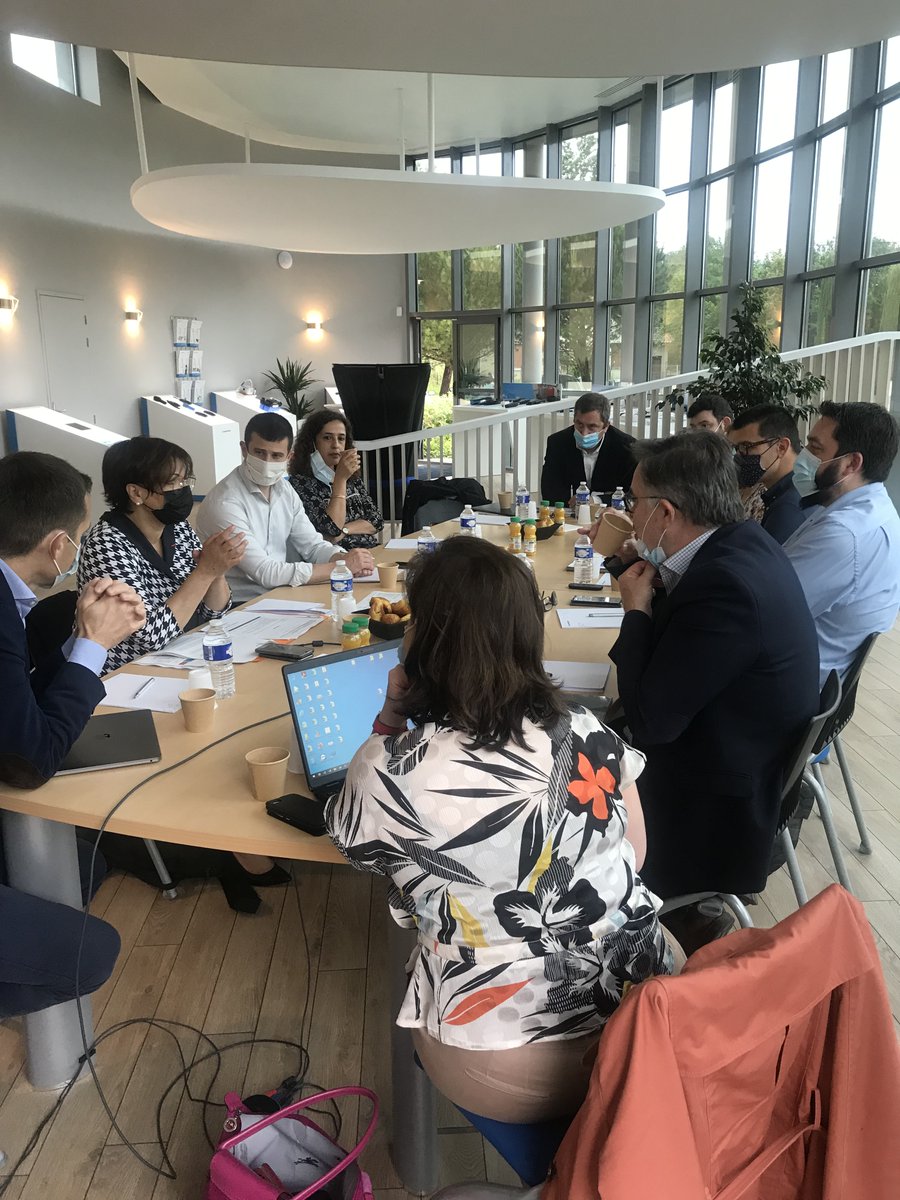 medefperigord's tweet photo. [#ClubDRH by @medef 24]
Echanges sur l'actualité sociale en Périgord &amp; sur nos projets collectif #Emploi.
Ce club nourrit l'ambition de resserrer les #liens et d’encourager l’ #entraide entre DRH périgourdins.
#Merci #confiance #qualité #échanges #pragmatiques &amp; #constructifs https://t.co/19mb413CS7