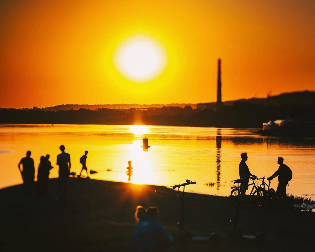 NejauNet's tweet photo. Silhouettes #Kaunas #Lithuania #Z7 #NikonZ7 #Lensbaby #lensbabycomposerpro #edge80 #kaunascity #nikonmirrorless #andriusaleksandravicius #Lietuva #kaunastic #kaunas2022 #summer2021 @nikoneurope @kaunastic @lensbabyusa #beautifullithuania #realisbeautiful… https://t.co/2ERnvZxjHR https://t.co/oKvrOT62HO